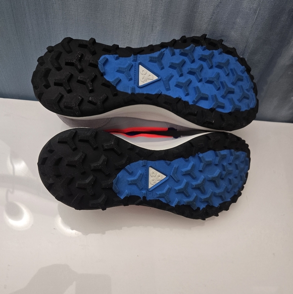 👟 NIKE ACG Grey Lowcate Athletic Trail Shoes , SIZE 10, like new! - Picture 11 of 16